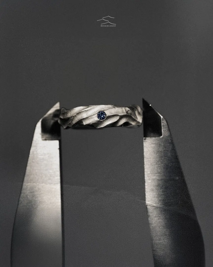 Cincin custom Rockologist